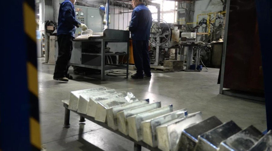 Биржевая цена серебра побила 14-летний рекорд