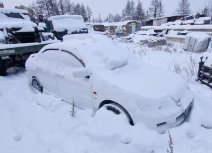 Mitsubishi Lancer, 2001