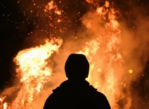 Из-за обиды одна амурчанка положила под дверь дома другой горящую тряпку. Последствия оказались внушительными