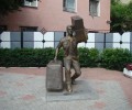 Памятник Челноку
