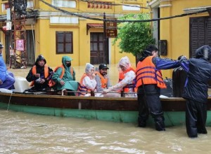 Во Вьетнаме в результате наводнений погибли более 40 человек