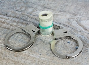 Трое амурчан организовали преступный бизнес, благодаря которому в область незаконно въехали несколько сот жителей КНР