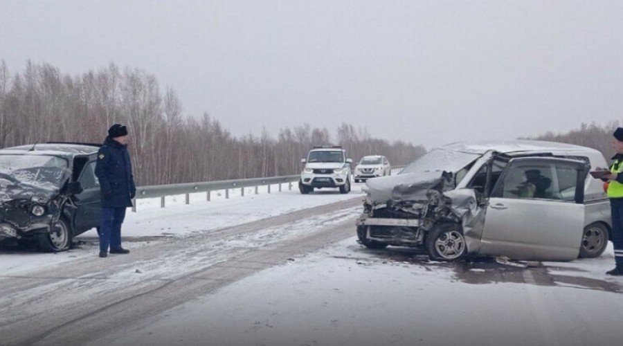 Новый год начался со старых проблем: в Благовещенске и Благовещенском округе произошло 80 ДТП