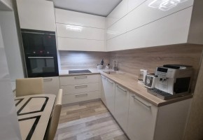 Продаётся 4-комн. квартира, 70.2 м²