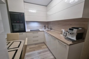 Продаётся 4-комн. квартира, 70.2 м²