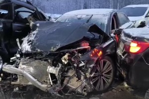 В массовом ДТП столкнулись больше 50 авто, пострадали 20 человек, погиб ребенок (фото)