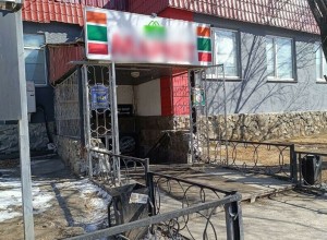 В Благовещенске арестован мужчина, угрожавший прохожим оружием
