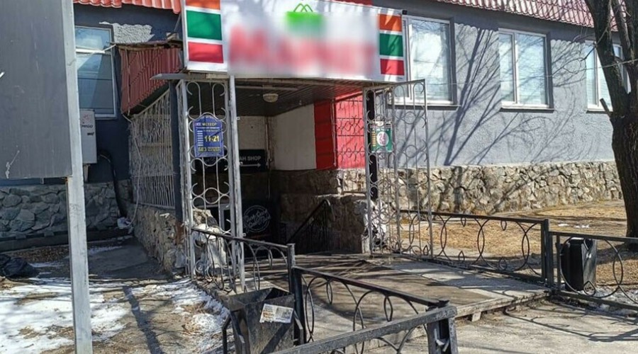 В Благовещенске арестован мужчина, угрожавший прохожим оружием