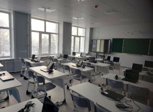 В амурском селе торжественно открыли школу, но ученики до сих пор учатся в другом месте