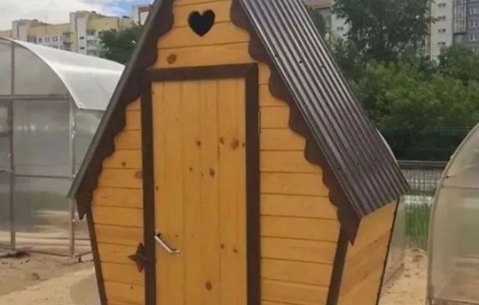 Дачные душевые и туалеты