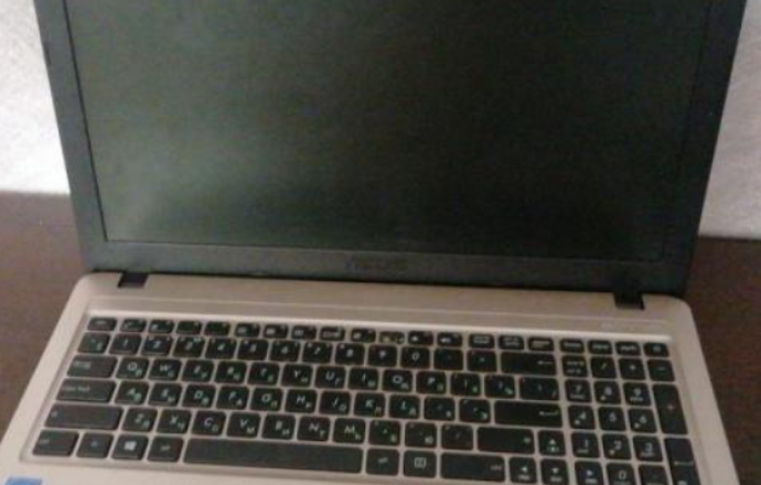 Есть торг, название ASUS, модель D540N