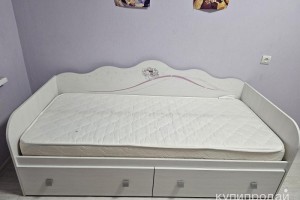 Продам детскую кровать для девочки